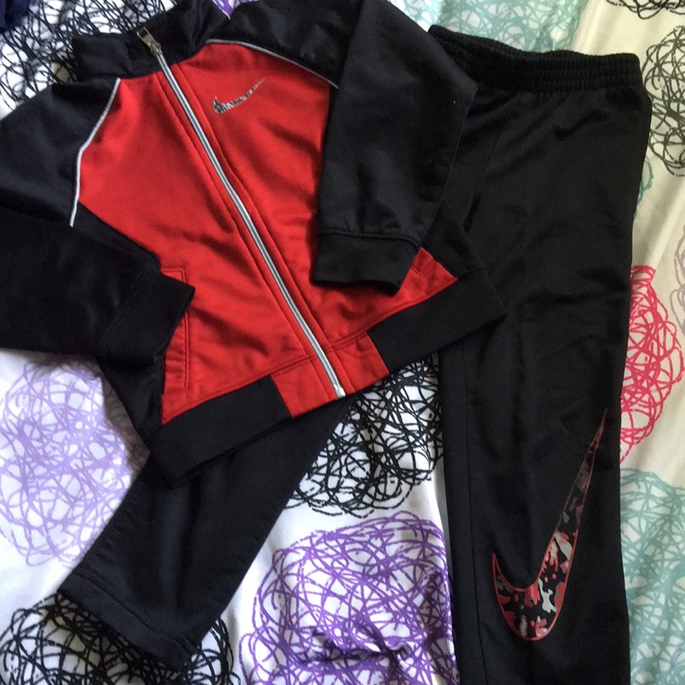 4T Nike Jogging Suit